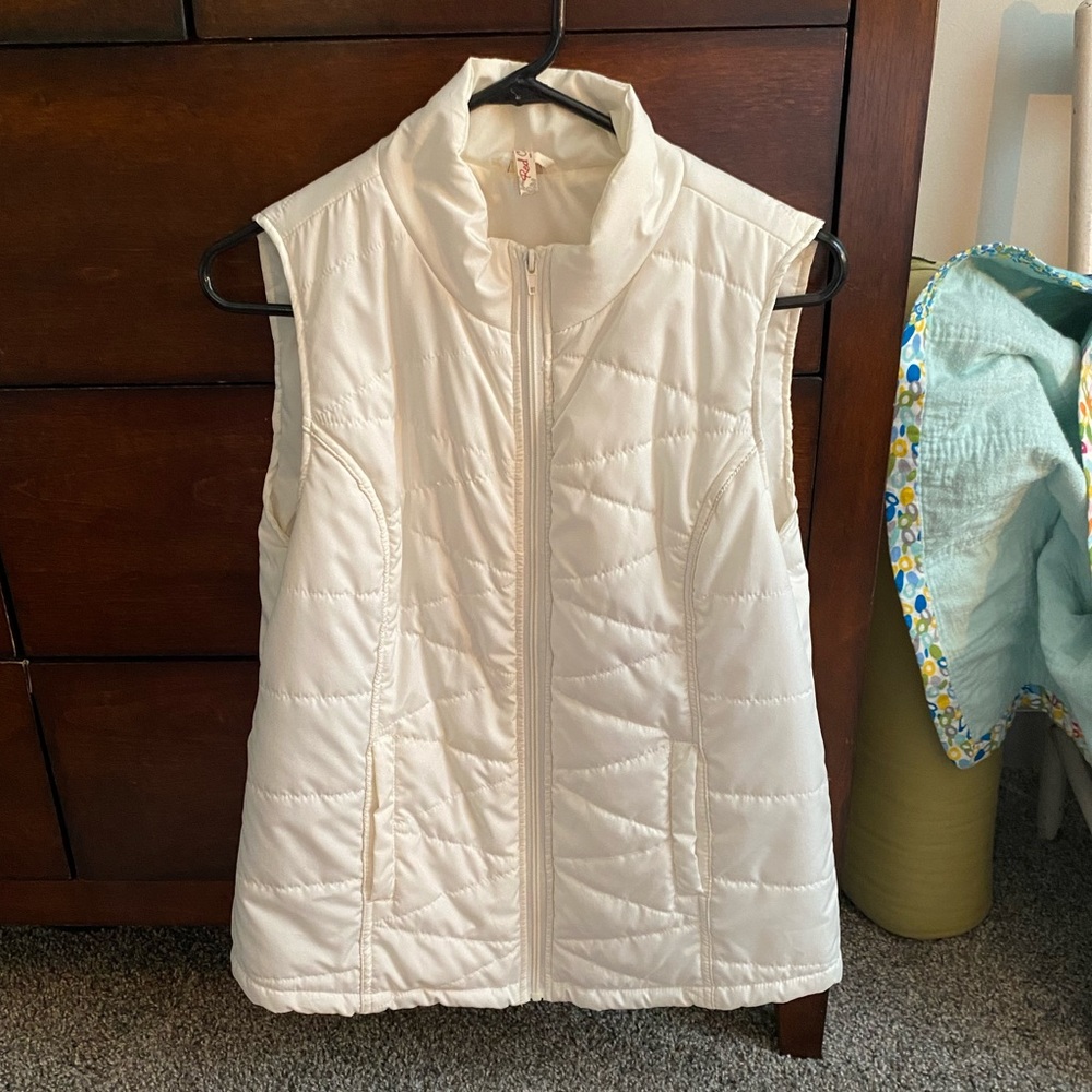 Red Camel Large Puffy Vest